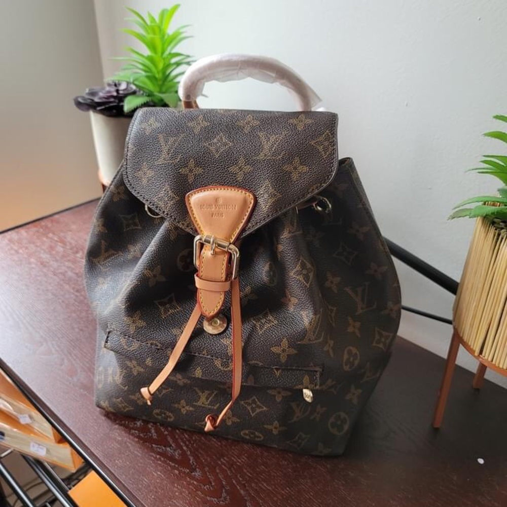 👜👜L.V. Brand New👜👜